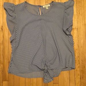 White and blue striped short sleeve shirt